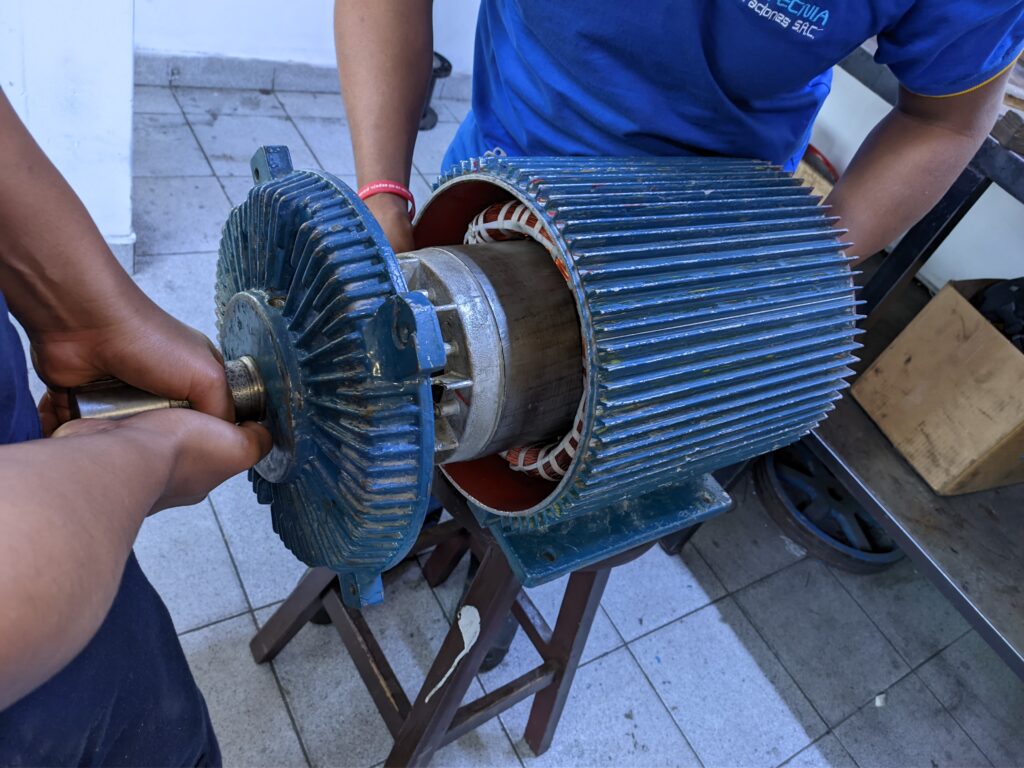 industria y mantenimiento de máquinas eléctricas rotativas