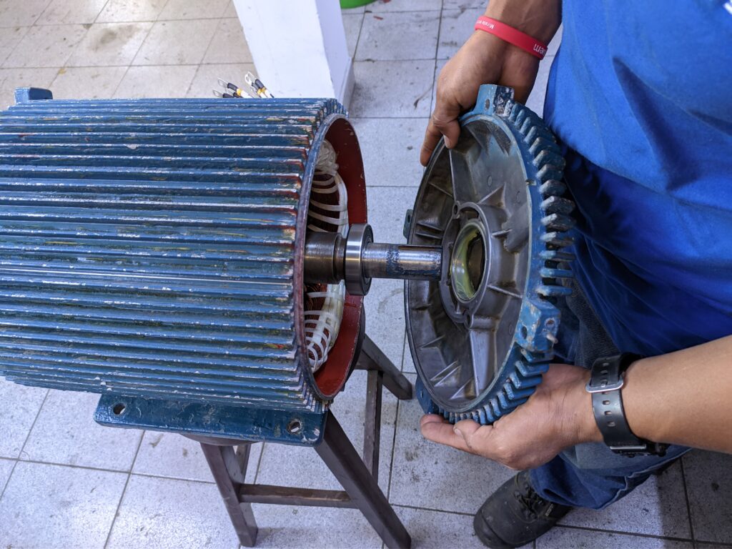 Mantenimiento y reparación de motores eléctricos trifásicos