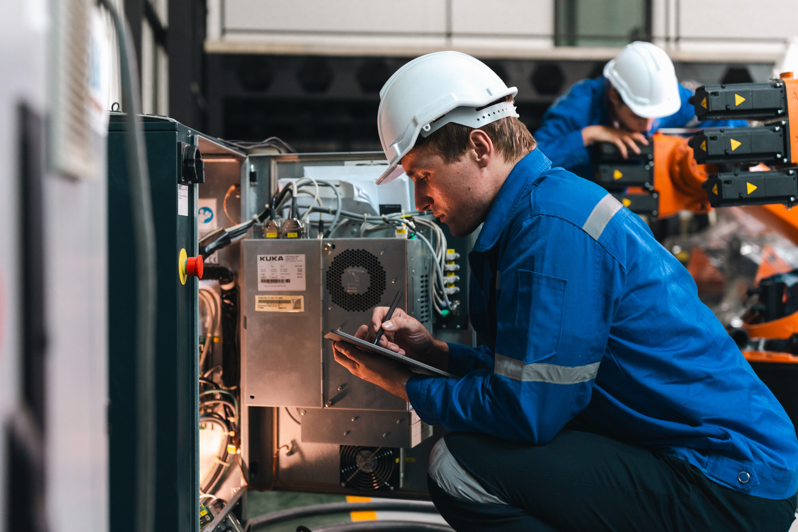 En Friotecnia, el mantenimiento correctivo de sistemas de refrigeración industriales se realiza con personal altamente calificado, diagnóstico técnico y soluciones orientadas a recuperar la continuidad operativa del equipo.